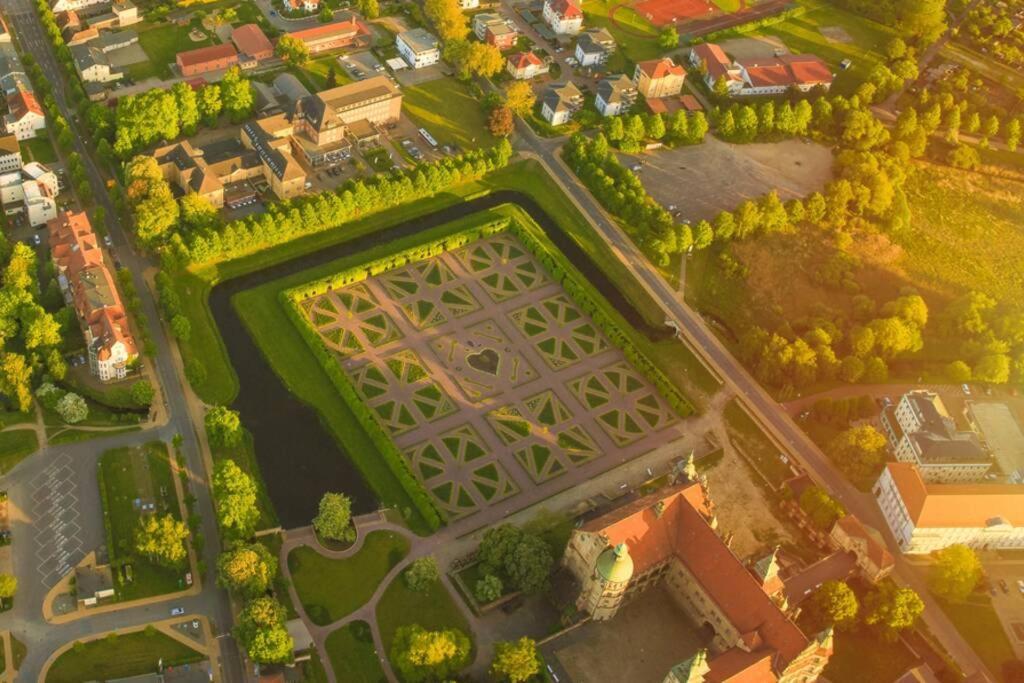 Ferienwohnung Schlossblick Güstrow エクステリア 写真